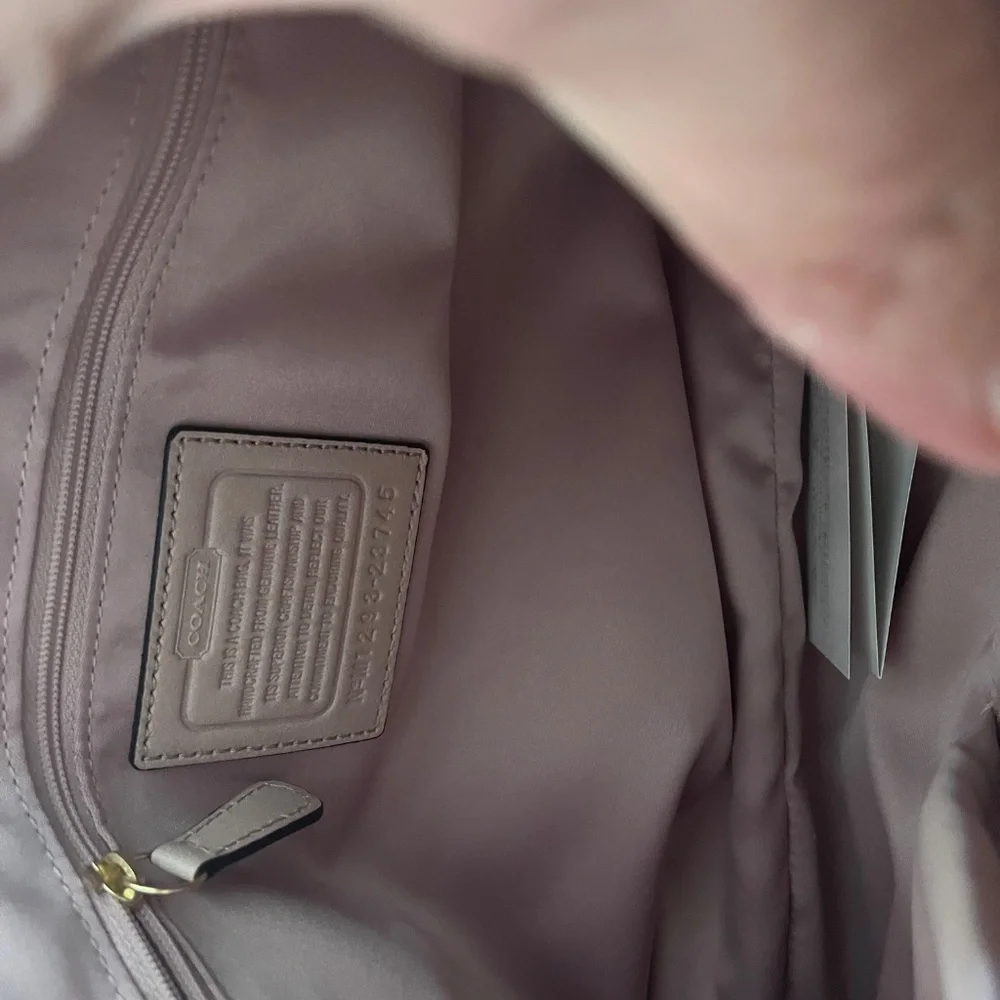 Coach Mauve Gold hardware bag - Picture 4 of 4